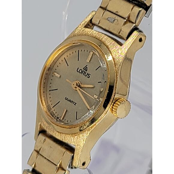 1980s Lorus Gold Plated v236-0080 Ladies Quartz watch main image 6